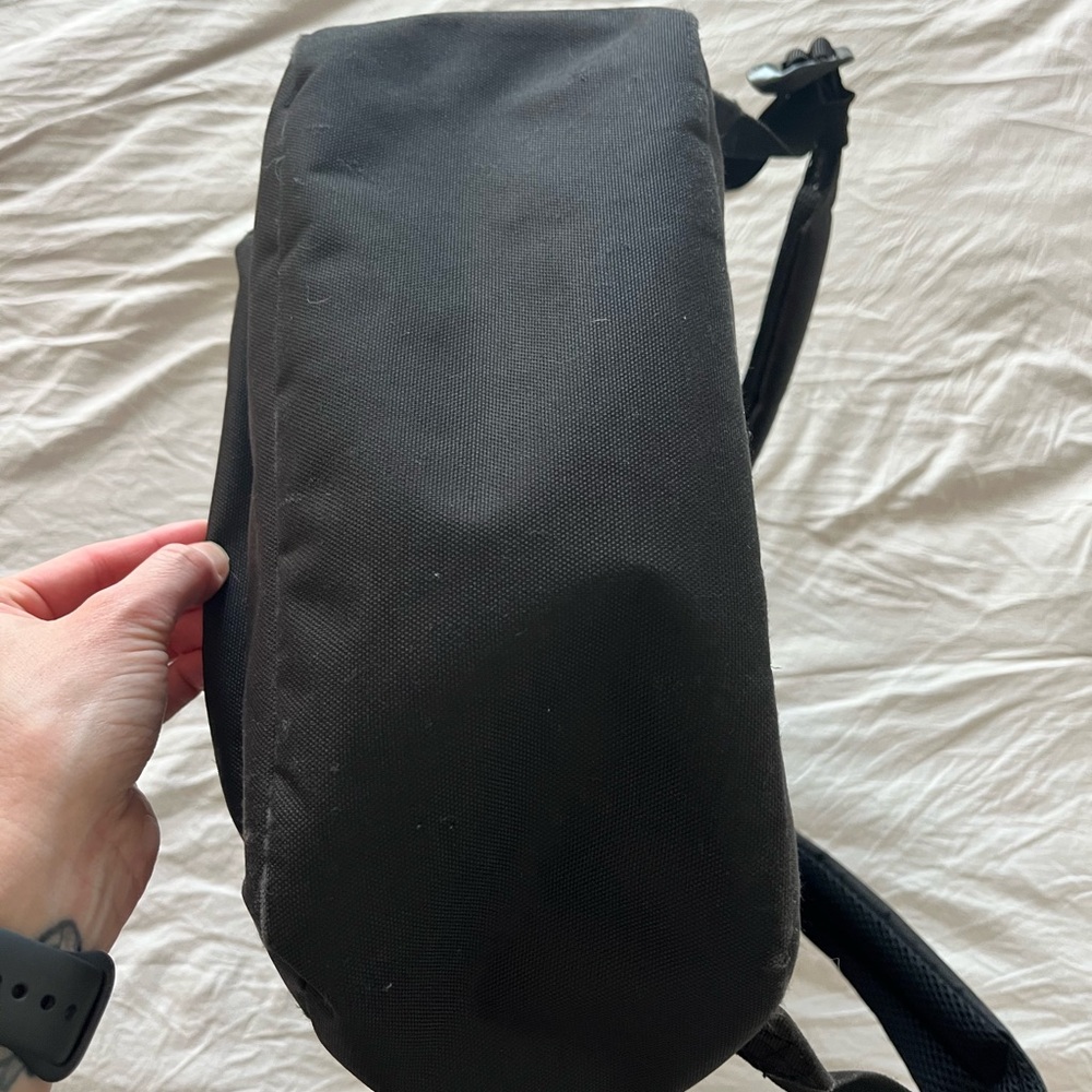 ❗️SOLD❗️Herschel large backpack - Picture 6 of 9